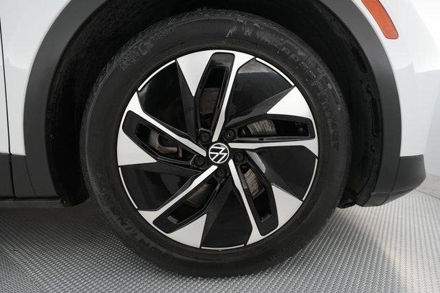 2021 Volkswagen ID.4 — photo 12 of 25