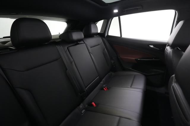 2021 Volkswagen ID.4 — photo 4 of 25