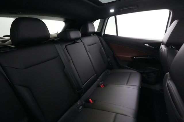 2021 Volkswagen ID.4 — photo 4 of 25