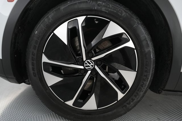 2021 Volkswagen ID.4 — photo 15 of 25