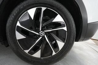 2021 Volkswagen ID.4 — photo 14 of 25
