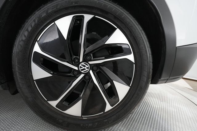 2021 Volkswagen ID.4 — photo 14 of 25