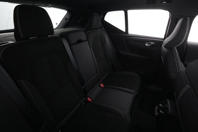 2023 Volvo XC40 Recharge — photo 3 of 22
