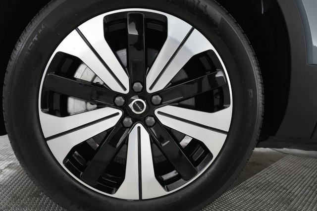 2023 Volvo XC40 Recharge — photo 15 of 22