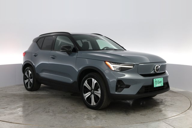 2023 Volvo XC40 Recharge — photo 6 of 22