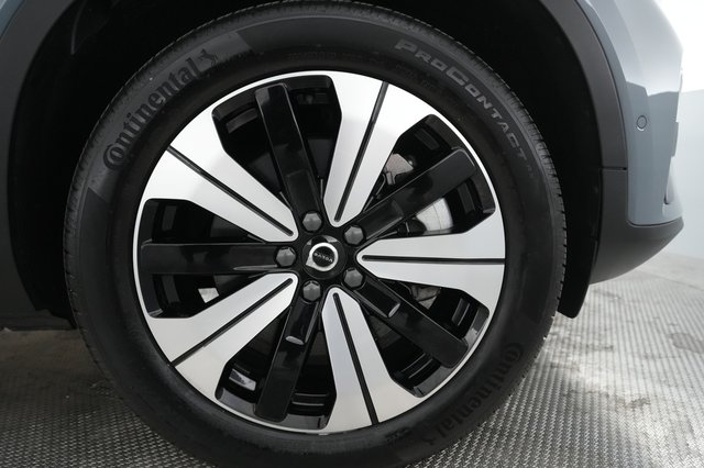 2023 Volvo XC40 Recharge — photo 17 of 22