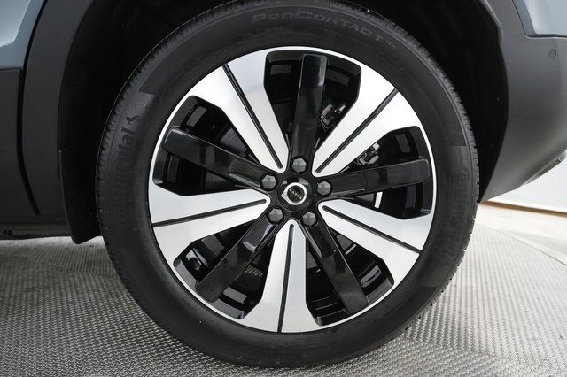 2023 Volvo XC40 Recharge — photo 16 of 22