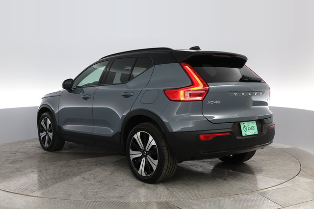 2023 Volvo XC40 Recharge — photo 9 of 22