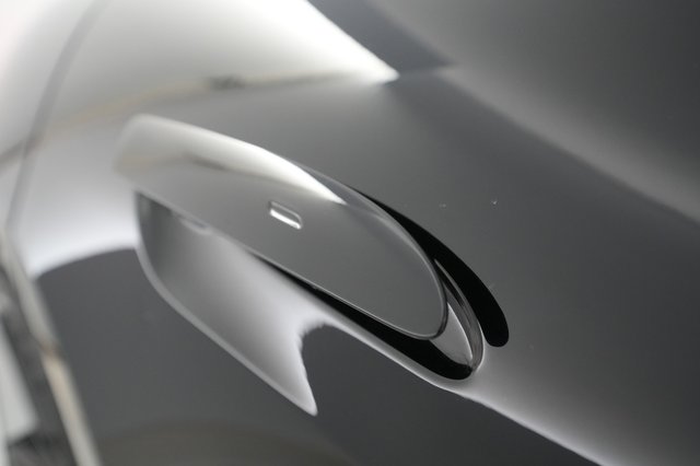 2021 Porsche Taycan — photo 34 of 38