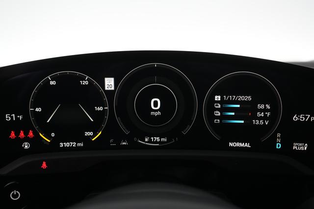 2021 Porsche Taycan — photo 5 of 38
