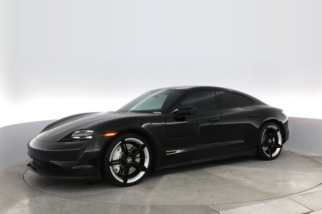 2021 Porsche Taycan — photo 11 of 38