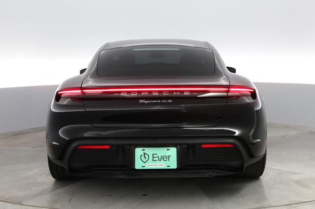 2021 Porsche Taycan — photo 9 of 38