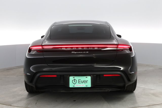 2021 Porsche Taycan — photo 9 of 38