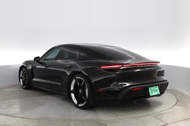 2021 Porsche Taycan — photo 10 of 38
