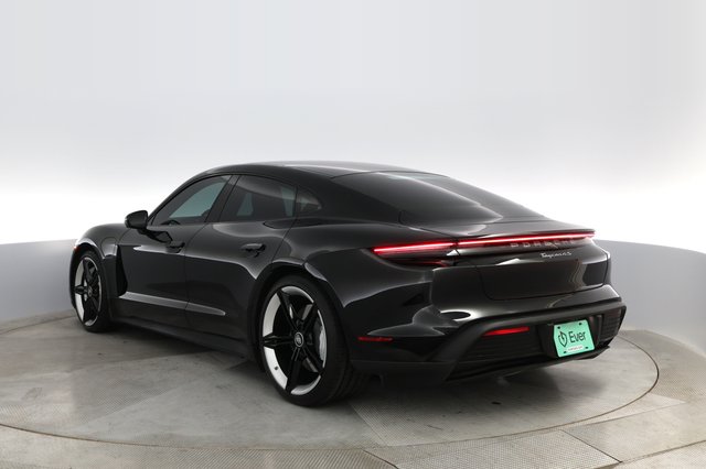 2021 Porsche Taycan — photo 10 of 38