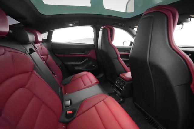 2021 Porsche Taycan — photo 4 of 38