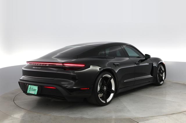 2021 Porsche Taycan — photo 2 of 38