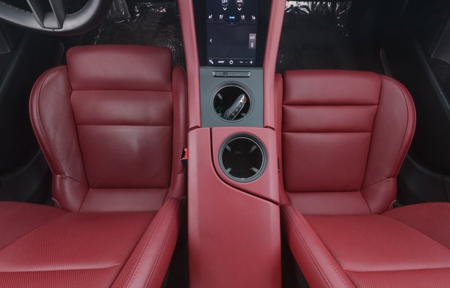 2021 Porsche Taycan — photo 17 of 38