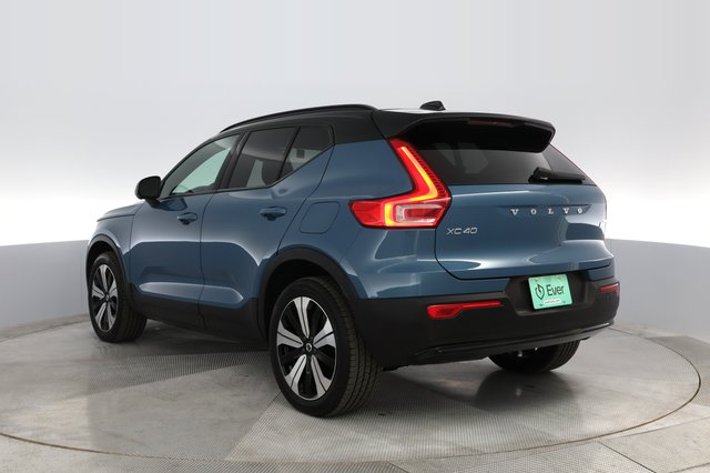 2023 Volvo XC40 Recharge — photo 11 of 25