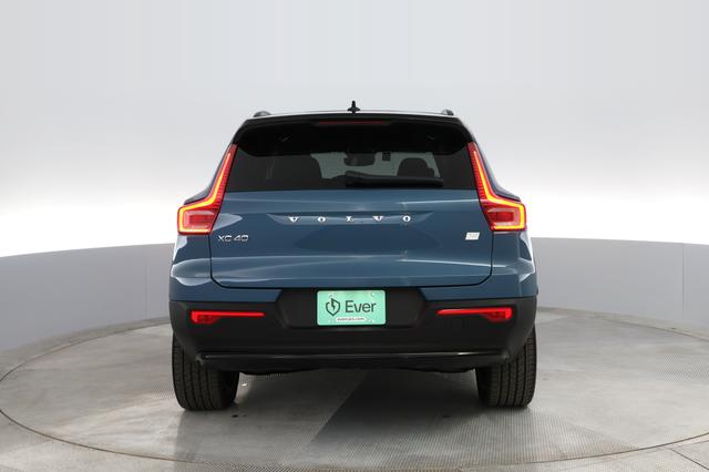 2023 Volvo XC40 Recharge — photo 10 of 25