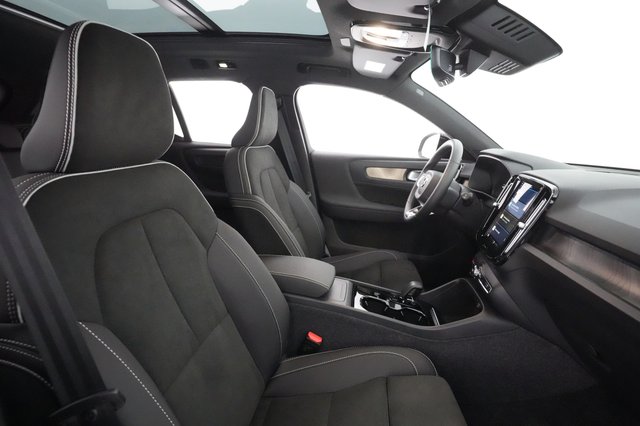 2023 Volvo XC40 Recharge — photo 19 of 25