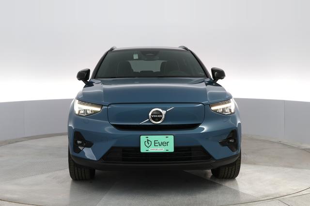 2023 Volvo XC40 Recharge — photo 6 of 25