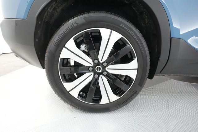 2023 Volvo XC40 Recharge — photo 16 of 25