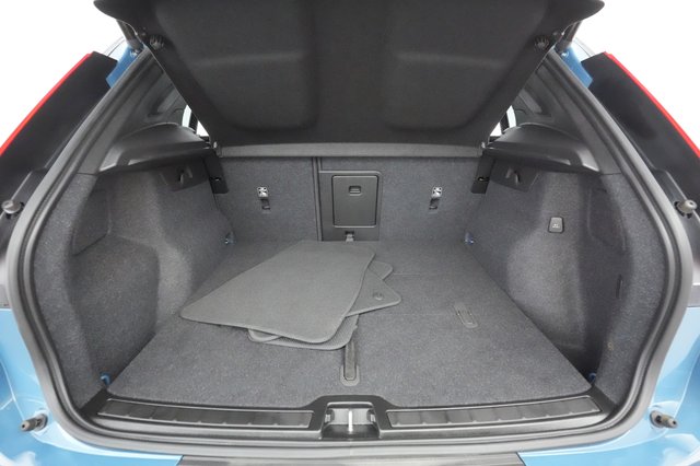 2023 Volvo XC40 Recharge — photo 21 of 25