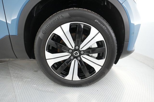 2023 Volvo XC40 Recharge — photo 15 of 25
