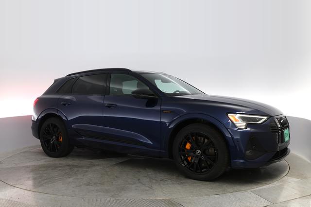 2022 Audi e-tron — photo 7 of 23