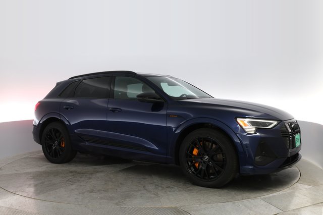 2022 Audi e-tron — photo 7 of 23