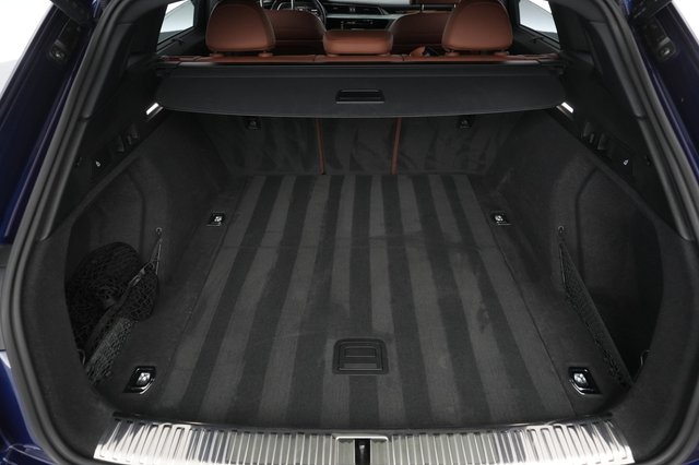 2022 Audi e-tron — photo 18 of 23