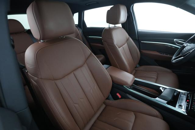 2022 Audi e-tron — photo 3 of 23
