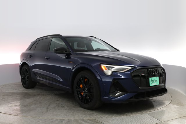 2022 Audi e-tron — photo 6 of 23