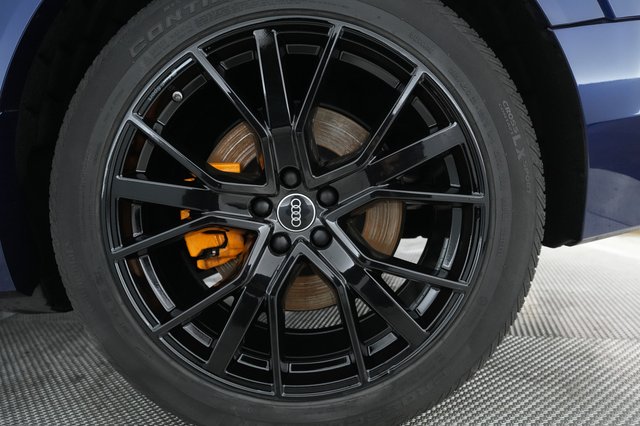2022 Audi e-tron — photo 13 of 23