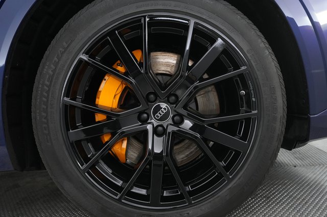 2022 Audi e-tron — photo 12 of 23