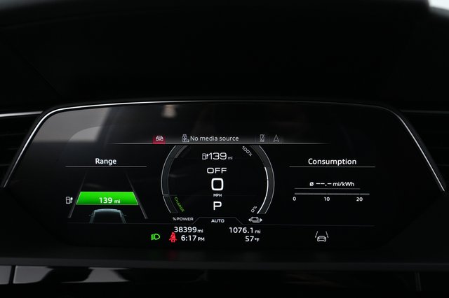 2022 Audi e-tron — photo 4 of 23