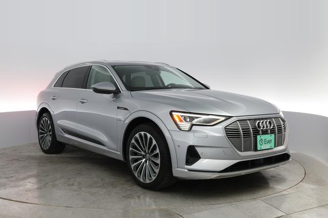 2019 Audi e-tron — photo 7 of 23