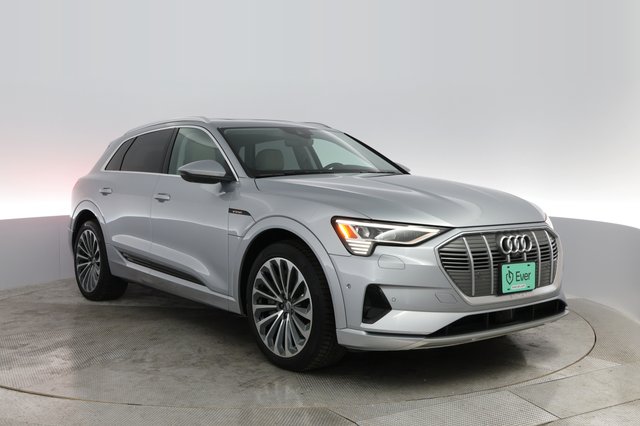 2019 Audi e-tron — photo 7 of 23