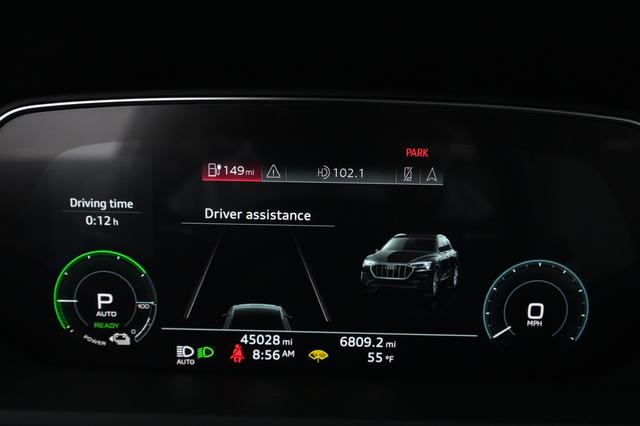 2019 Audi e-tron — photo 5 of 23