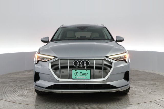 2019 Audi e-tron — photo 6 of 23