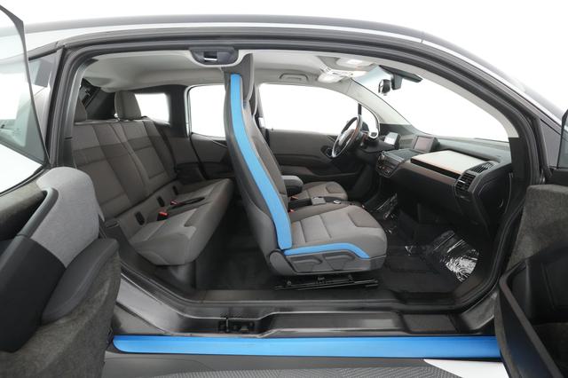 2021 BMW i3 — photo 3 of 25