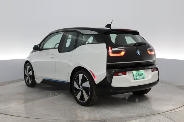 2021 BMW i3 — photo 11 of 25