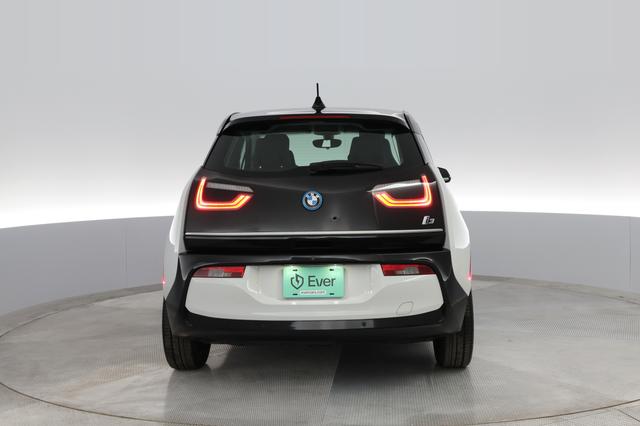 2021 BMW i3 — photo 10 of 25