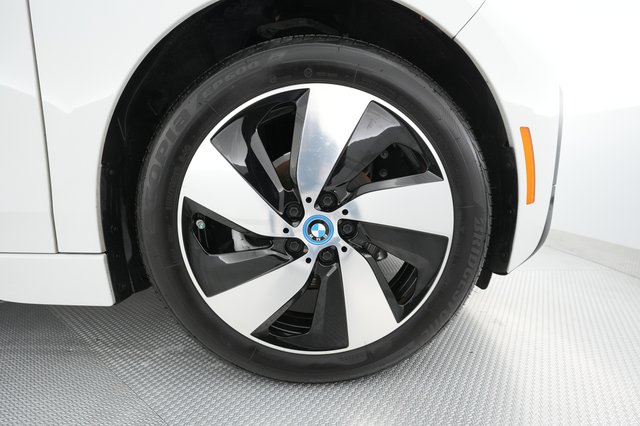 2021 BMW i3 — photo 15 of 25