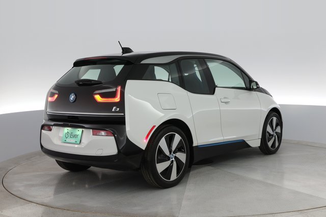 2021 BMW i3 — photo 2 of 25