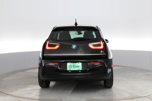 2021 BMW i3 — photo 10 of 27