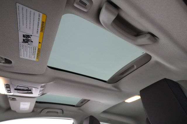 2021 BMW i3 — photo 21 of 27