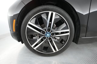 2021 BMW i3 — photo 13 of 27