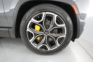 2023 Rivian R1S — photo 15 of 27